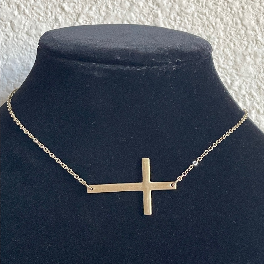 Elegant Gold tone Cross Necklace